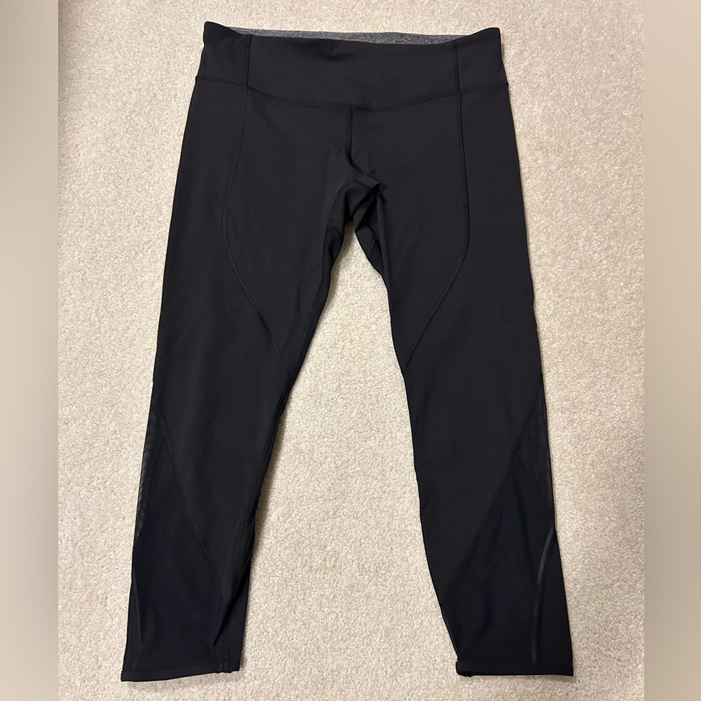 Lululemon Women’s Black Cropped Tights Leggings Mesh Back of Knees - Size 12